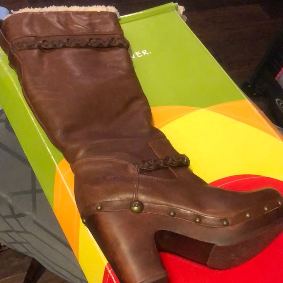 Ugg Boots - Picture 3 of 6